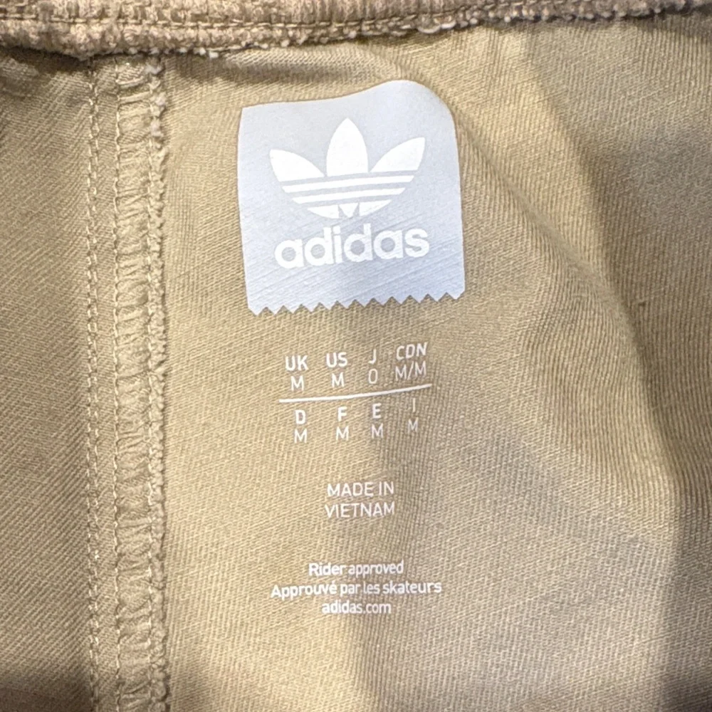 Adidas khaki Men's skate Shorts - Picture 2 of 10